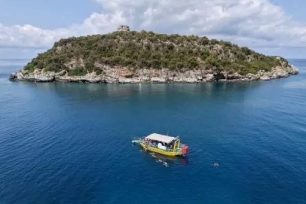 Occhio Marino Diamante, escursione in barca all'isola di Cirella, visione sottomarina